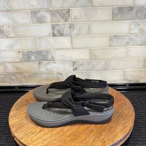Clarks Nicole Cloudstepper Black and Gray Sandals